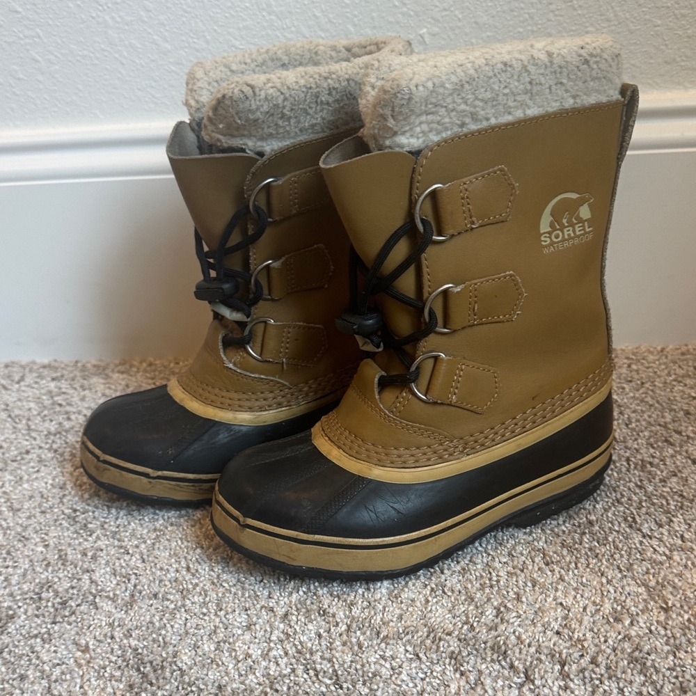 Sorel Boys Waterproof Winter Boots Tan/Black Size 1
